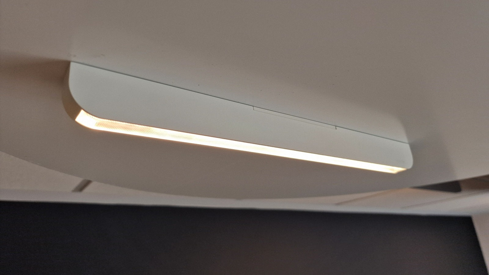 Wand-/Deckenleuchte Mito Alto 40 flat "Air" weiß - Ausstellungsware