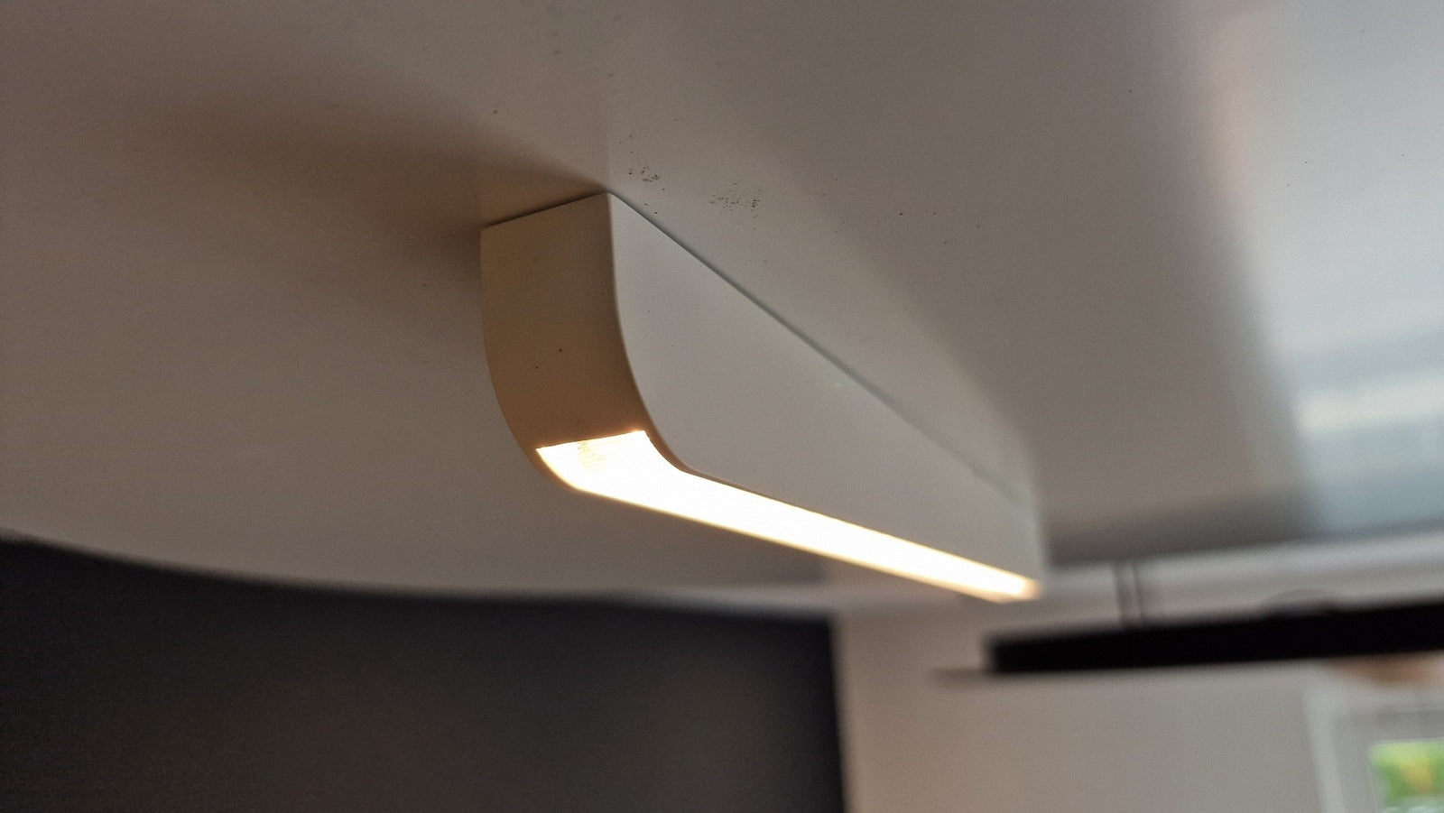 Wand-/Deckenleuchte Mito Alto 40 flat "Air" weiß - Ausstellungsware
