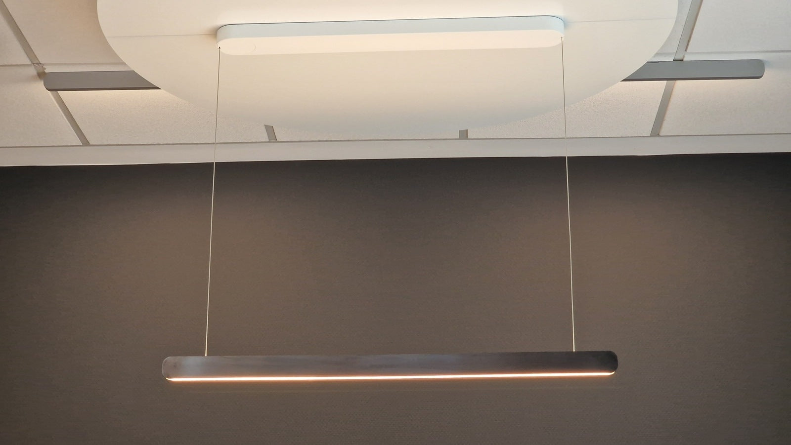 Occhio - Pendelleuchte Mito volo 100 var up LED wide air phantom - Ausstellungsware