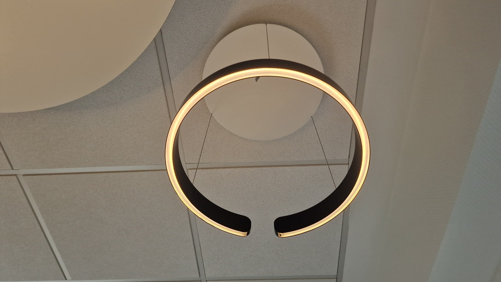Occhio - Pendelleuchte Mito Sospeso 40 move up LED "Air" - Ausstellungsware